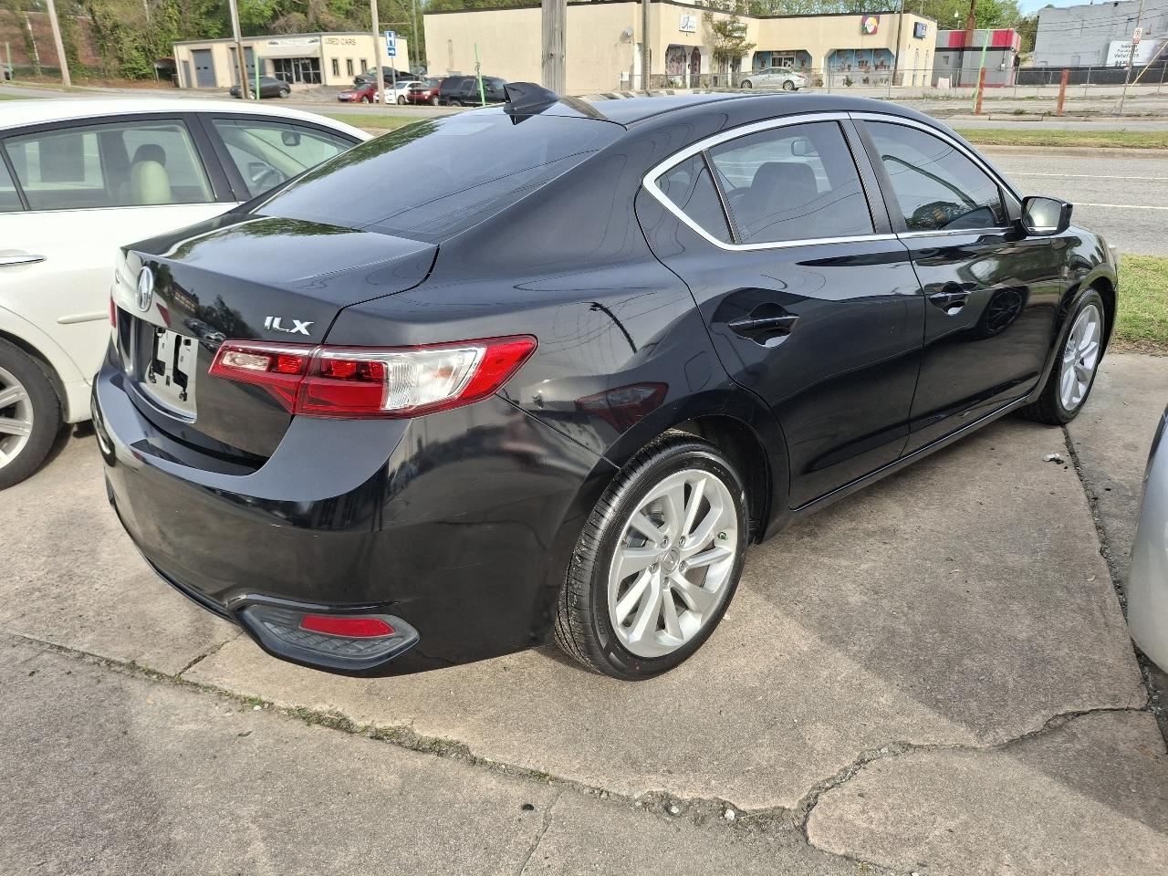 Acura ILX 8-Spd AT 2017