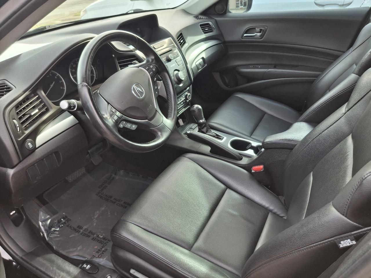 Acura ILX 8-Spd AT 2017