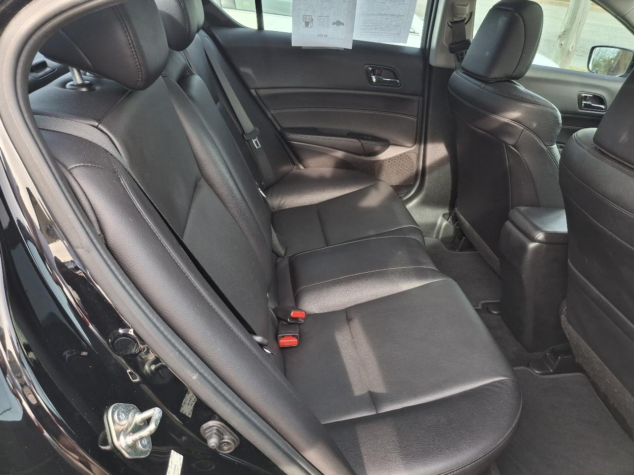 Acura ILX 8-Spd AT 2017