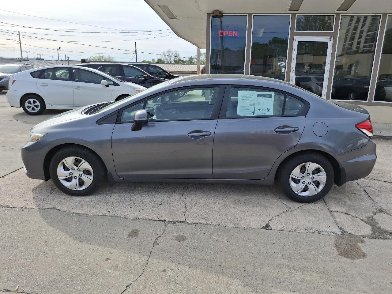 Honda Civic LX Sedan 5-Speed MT 2013