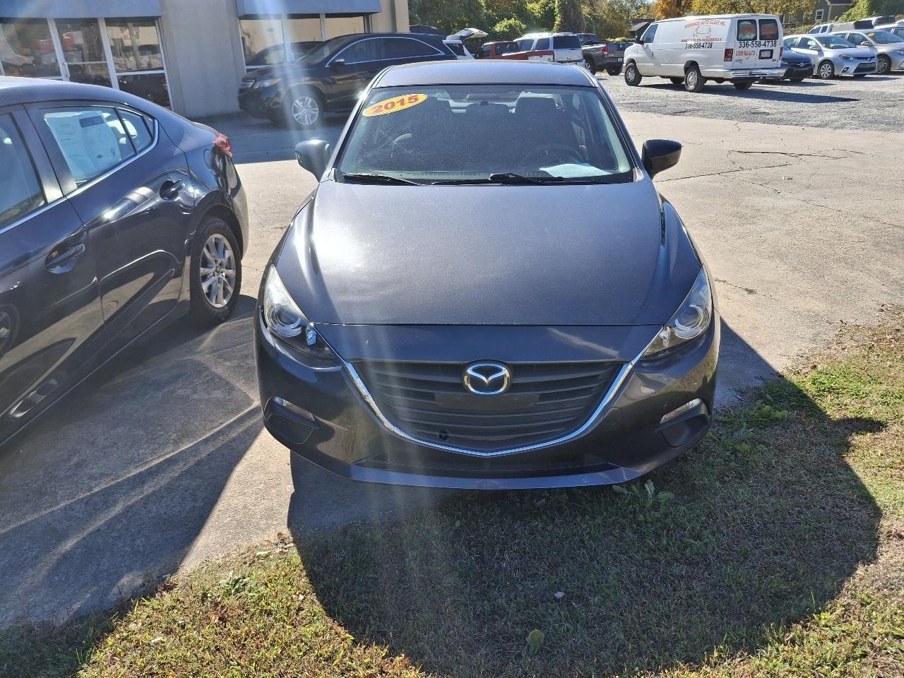 Mazda MAZDA3 i SV AT 4-Door 2015