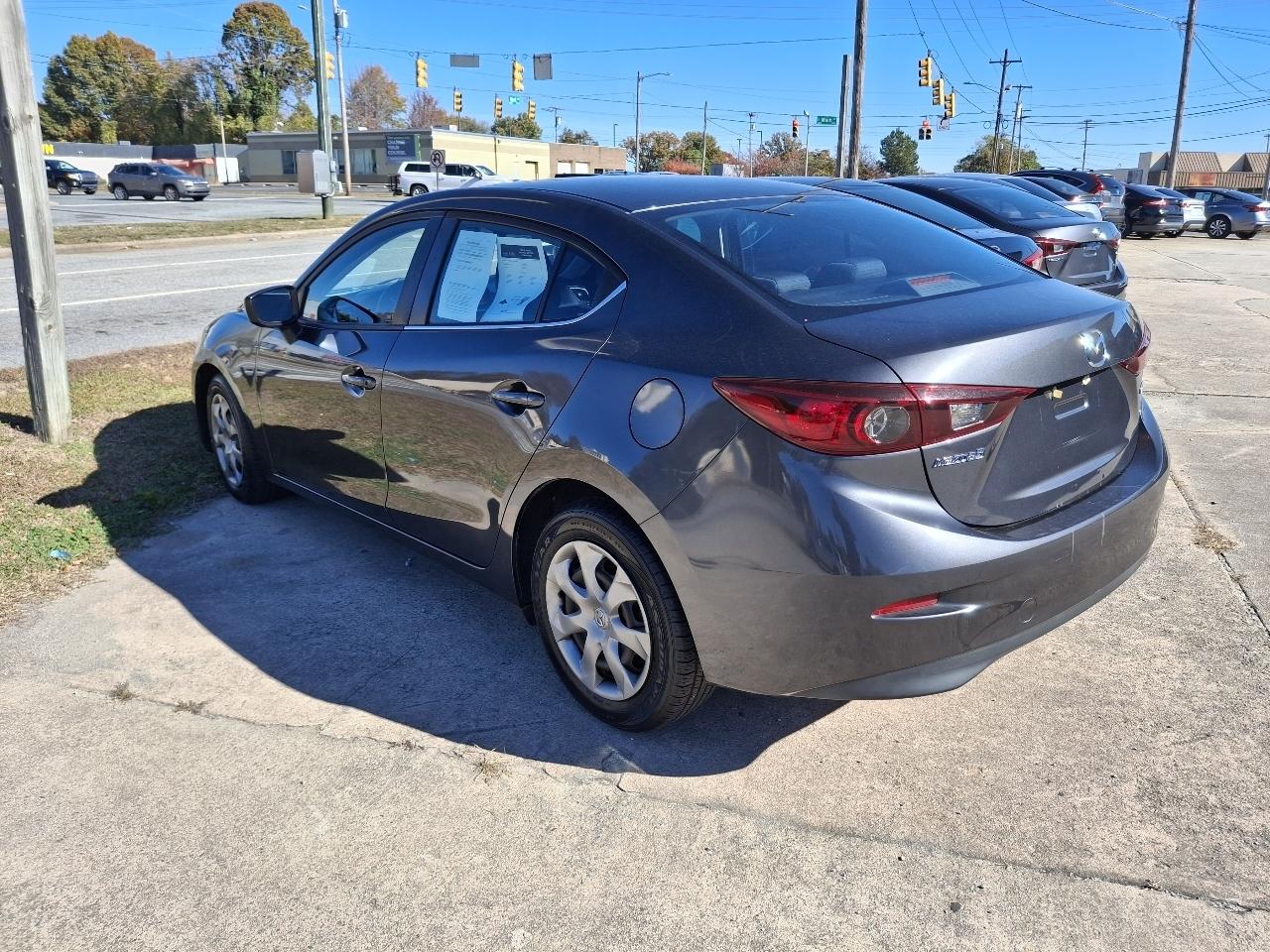 Mazda MAZDA3 i SV AT 4-Door 2015