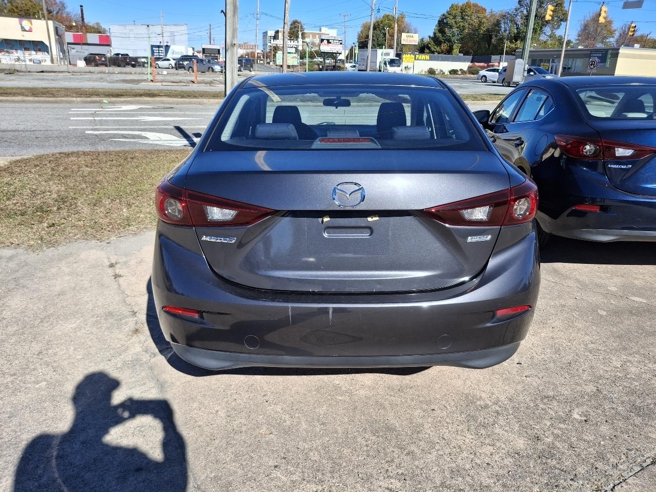 Mazda MAZDA3 i SV AT 4-Door 2015