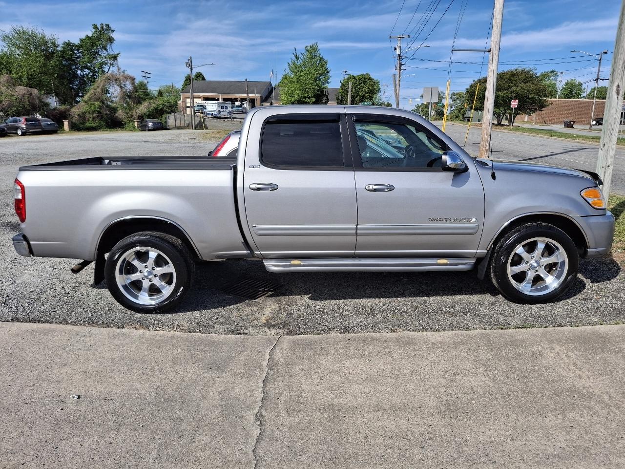 Toyota Tundra SR5 Double Cab 2WD 2004