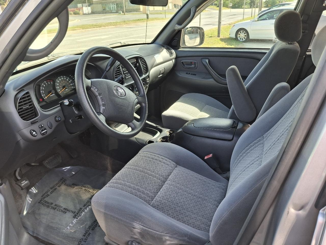 Toyota Tundra SR5 Double Cab 2WD 2004