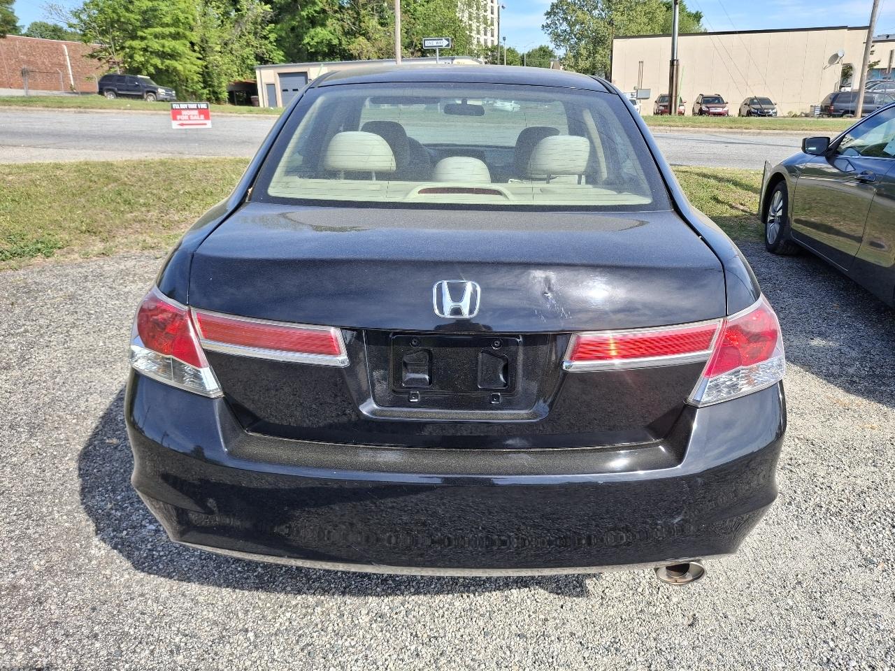 Honda Accord LX sedan AT 2012