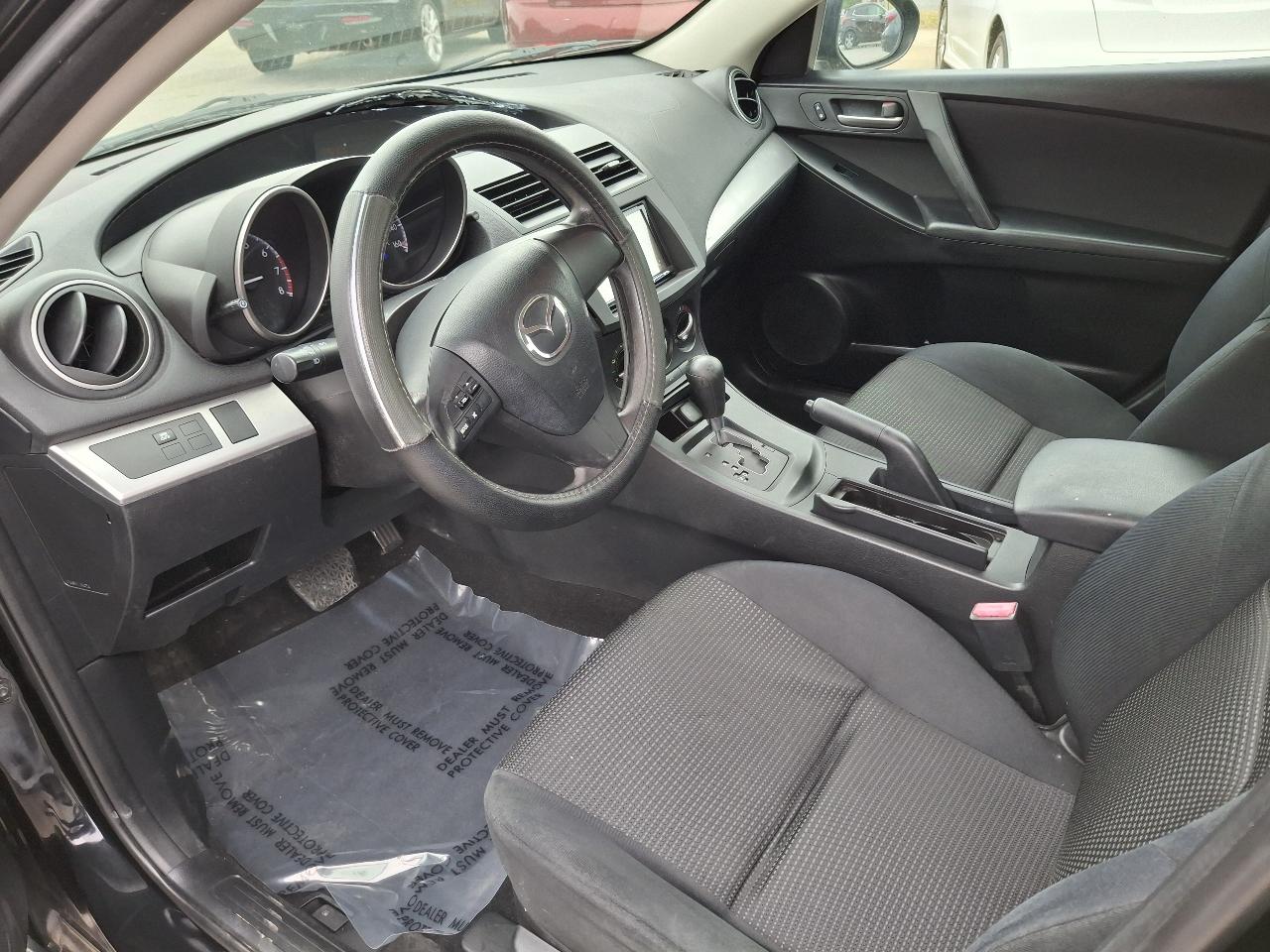 Mazda MAZDA3 i SV AT 4-Door 2013