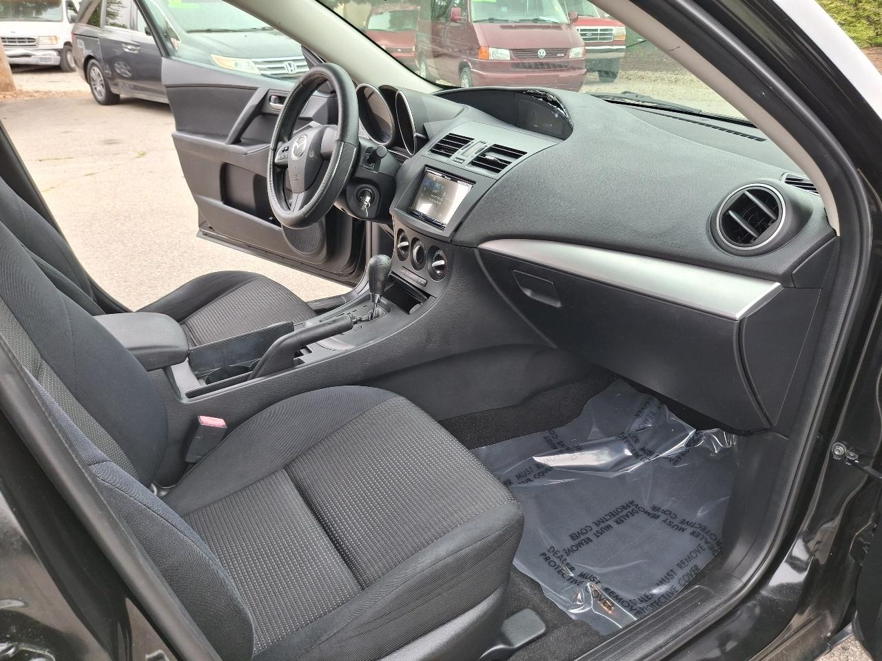 Mazda MAZDA3 i SV AT 4-Door 2013