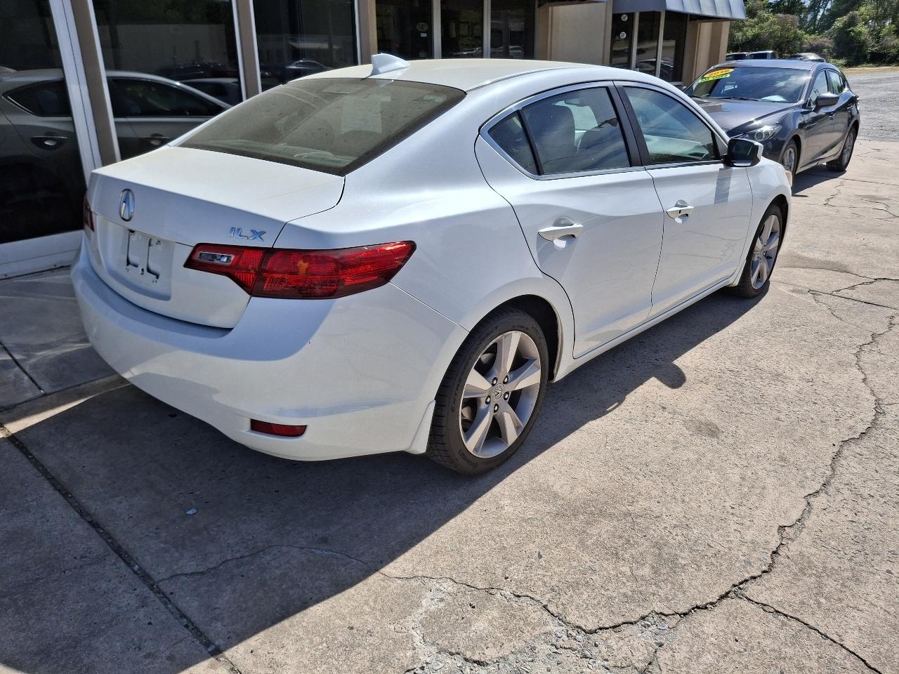 Acura ILX 5-Spd AT w/ Premium Package 2015