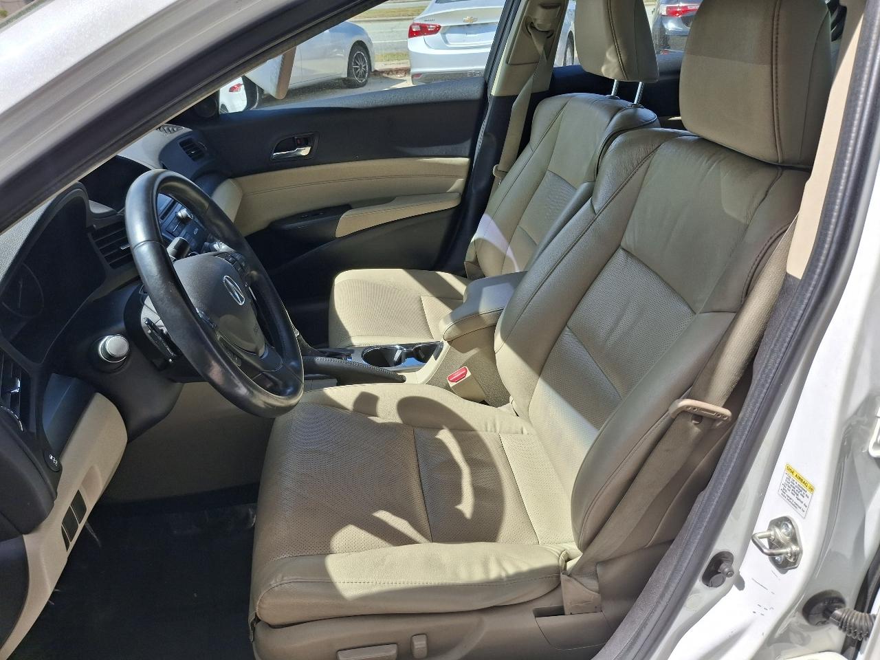 Acura ILX 5-Spd AT w/ Premium Package 2015