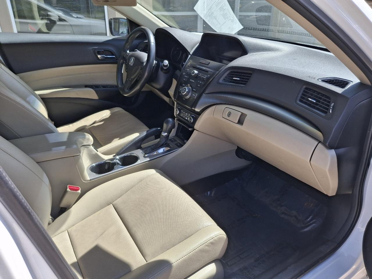 Acura ILX 5-Spd AT w/ Premium Package 2015