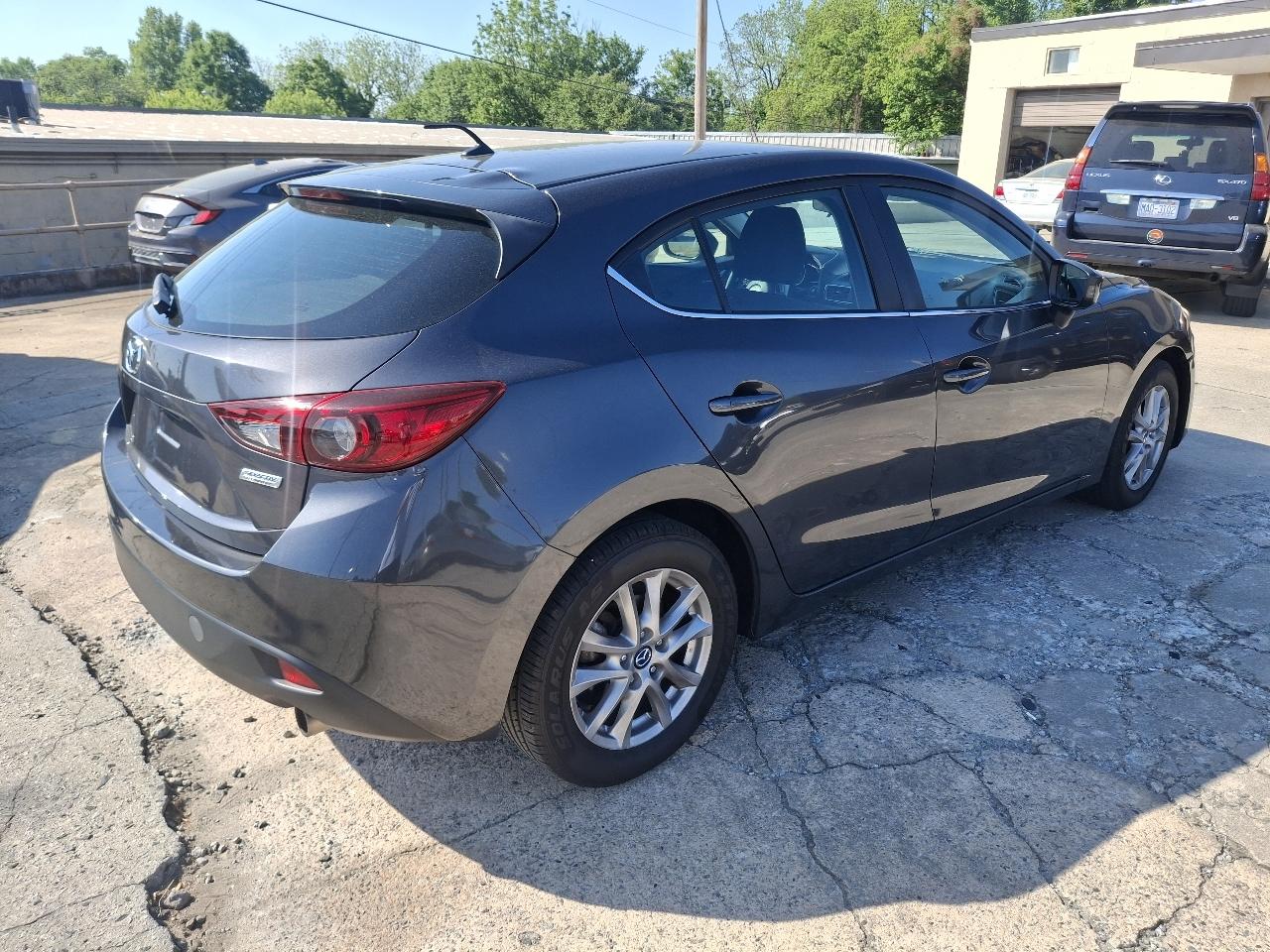 Mazda MAZDA3 i Touring AT 5-Door 2016