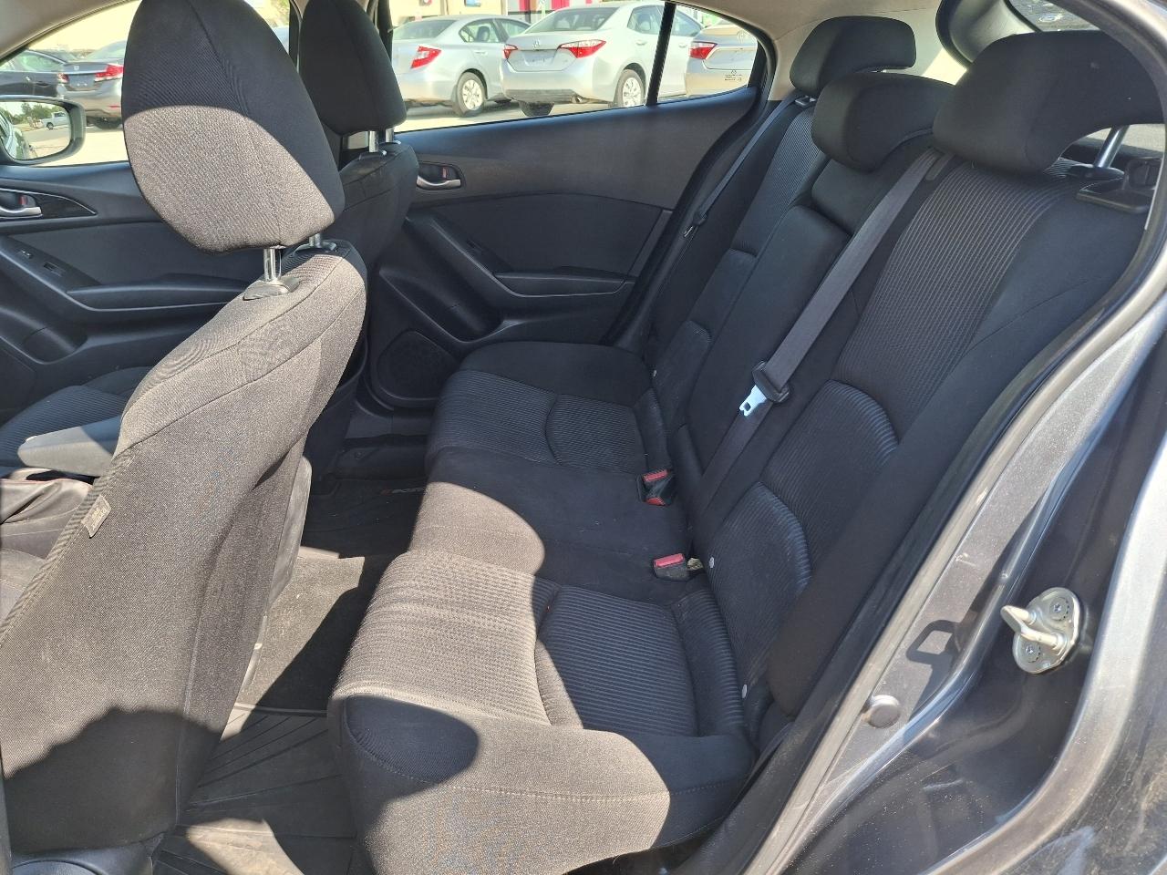 Mazda MAZDA3 i Touring AT 5-Door 2016