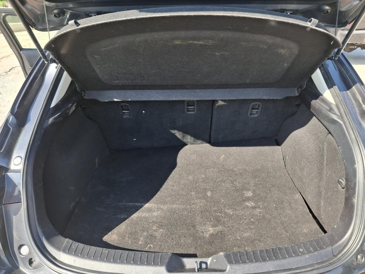 Mazda MAZDA3 i Touring AT 5-Door 2016