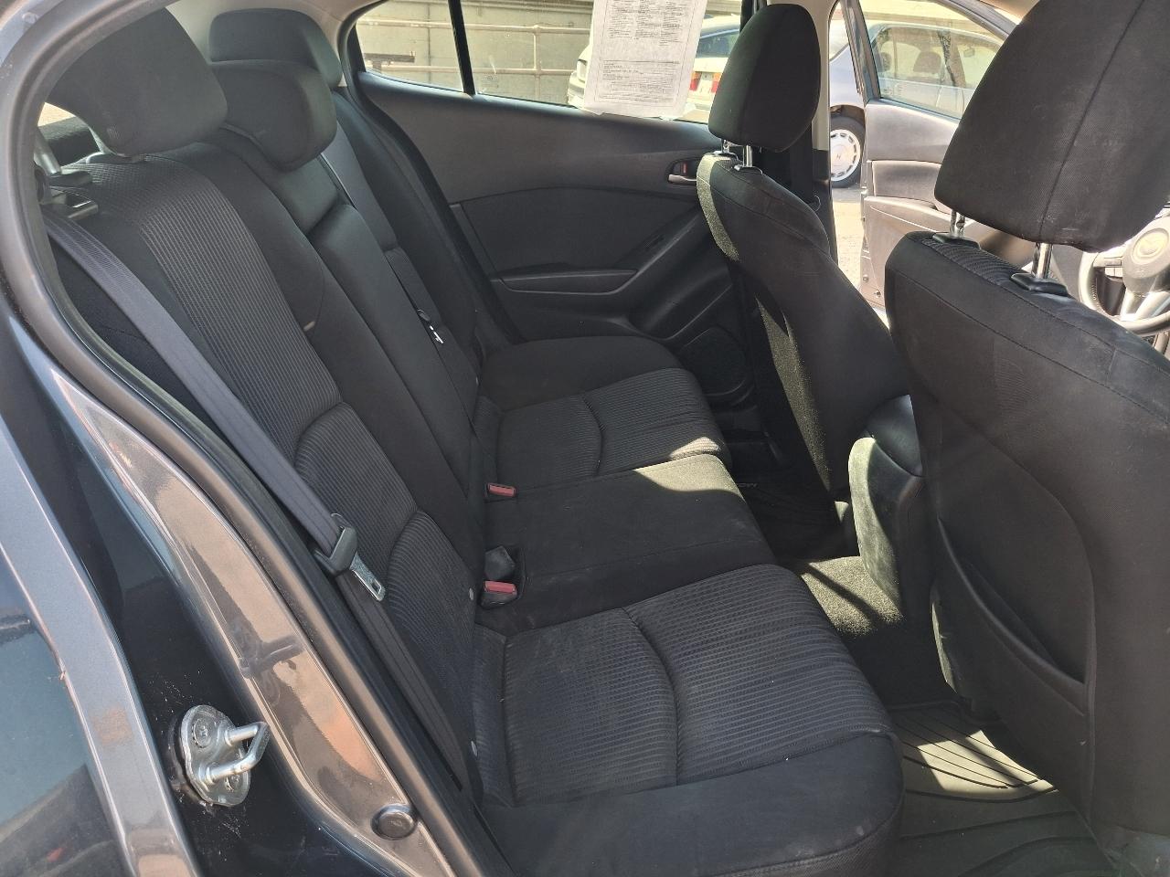 Mazda MAZDA3 i Touring AT 5-Door 2016