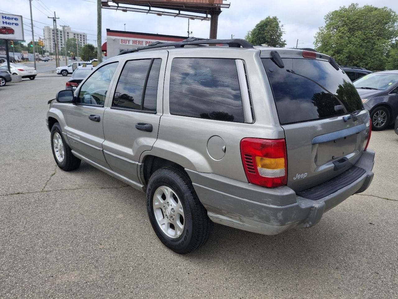 Jeep Grand Cherokee Laredo 2WD 1999