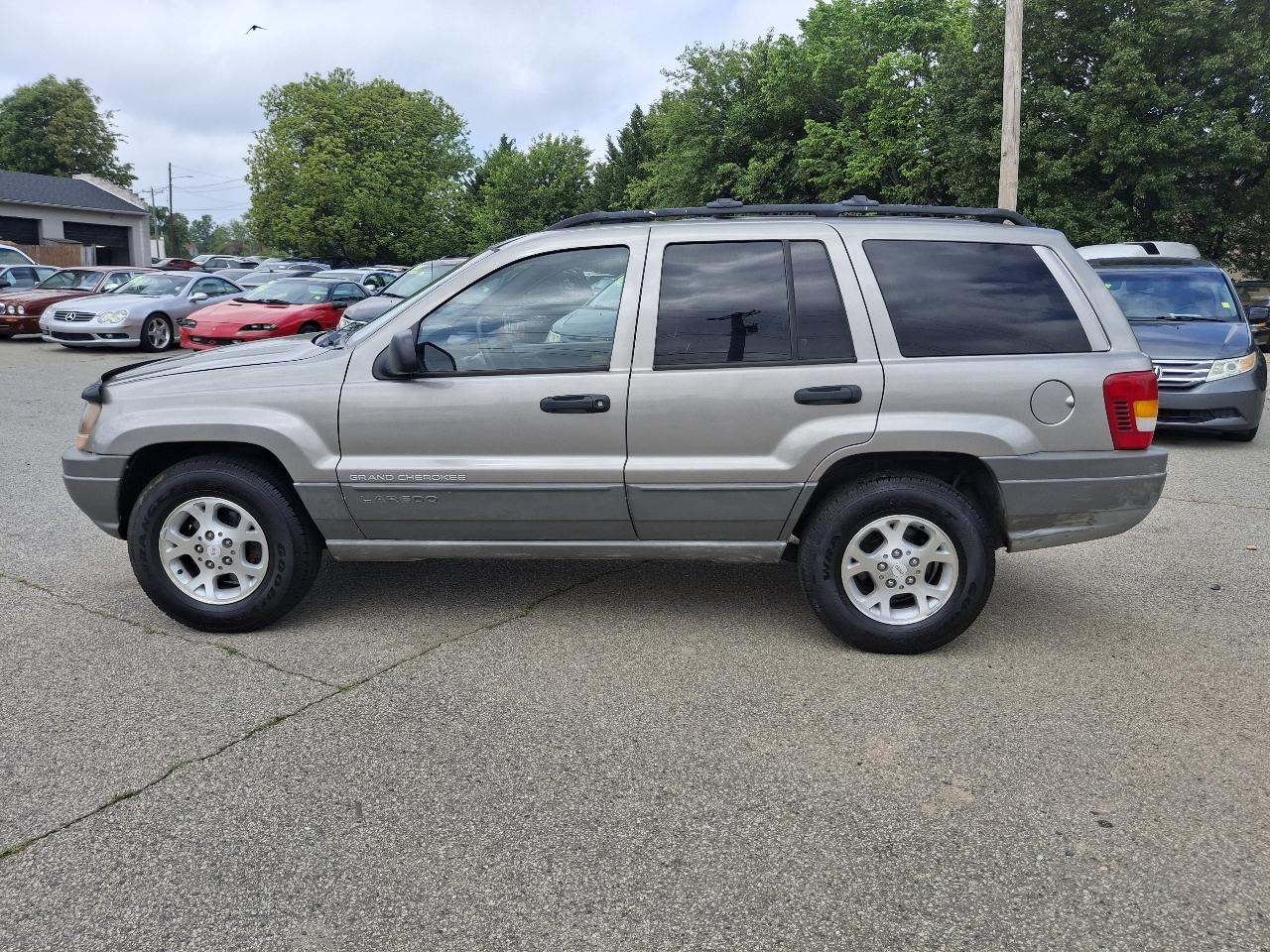 Jeep Grand Cherokee Laredo 2WD 1999