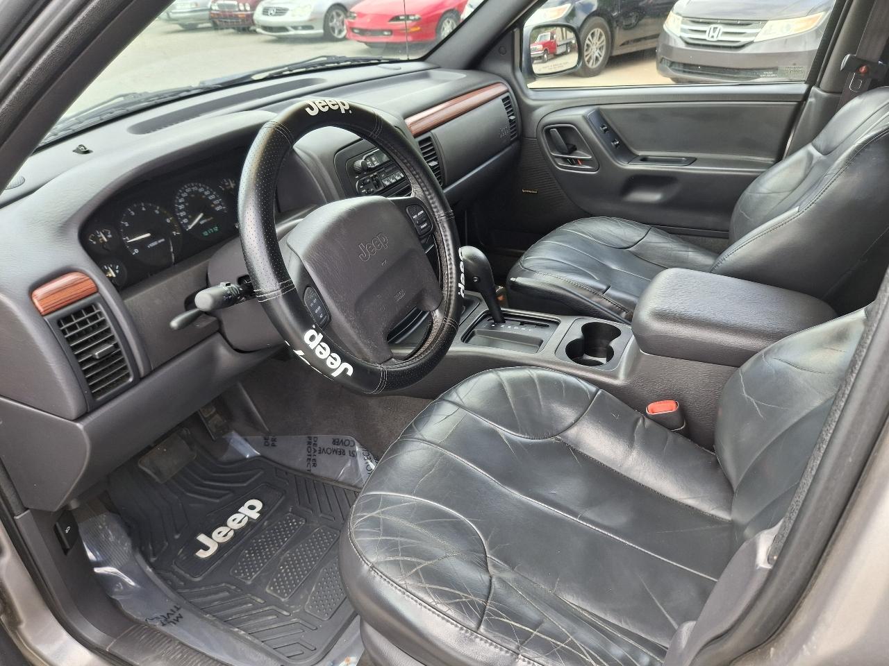 Jeep Grand Cherokee Laredo 2WD 1999