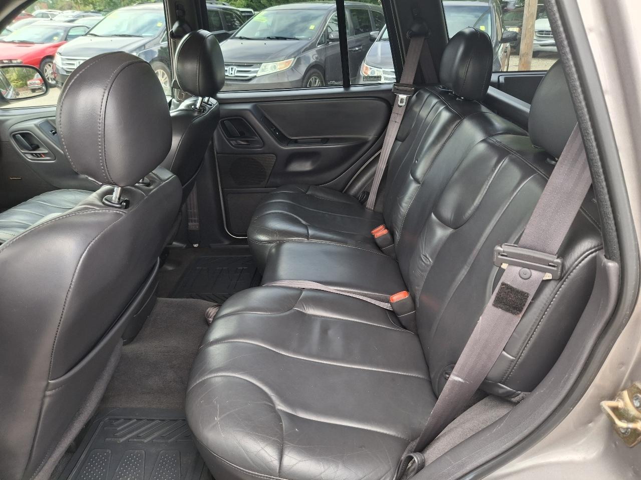 Jeep Grand Cherokee Laredo 2WD 1999