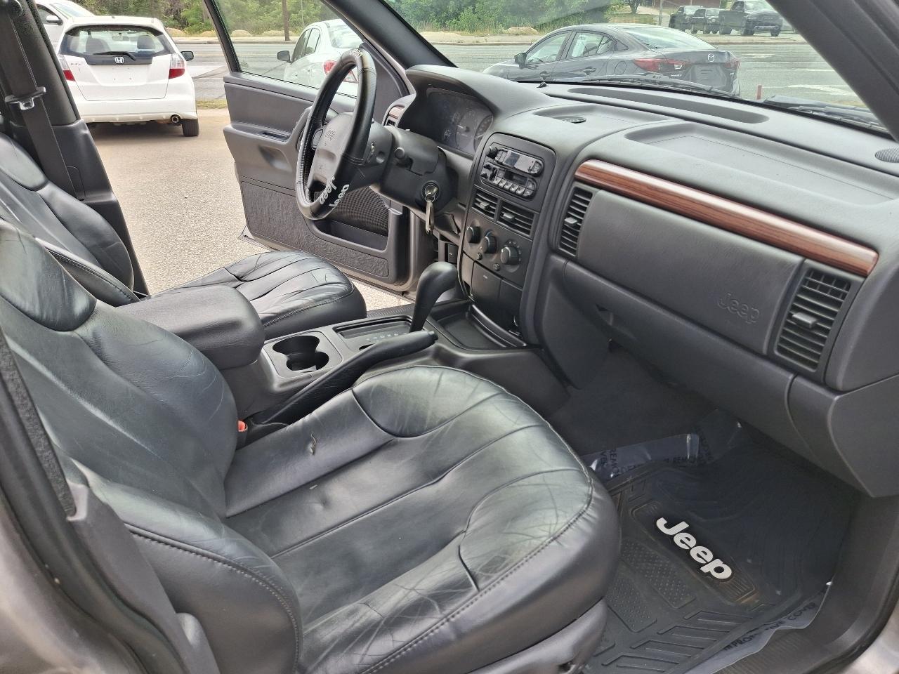 Jeep Grand Cherokee Laredo 2WD 1999