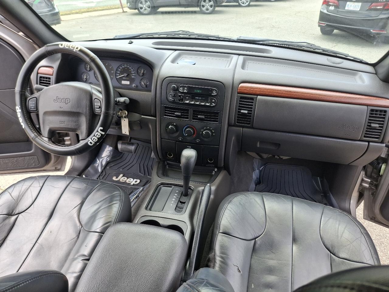 Jeep Grand Cherokee Laredo 2WD 1999
