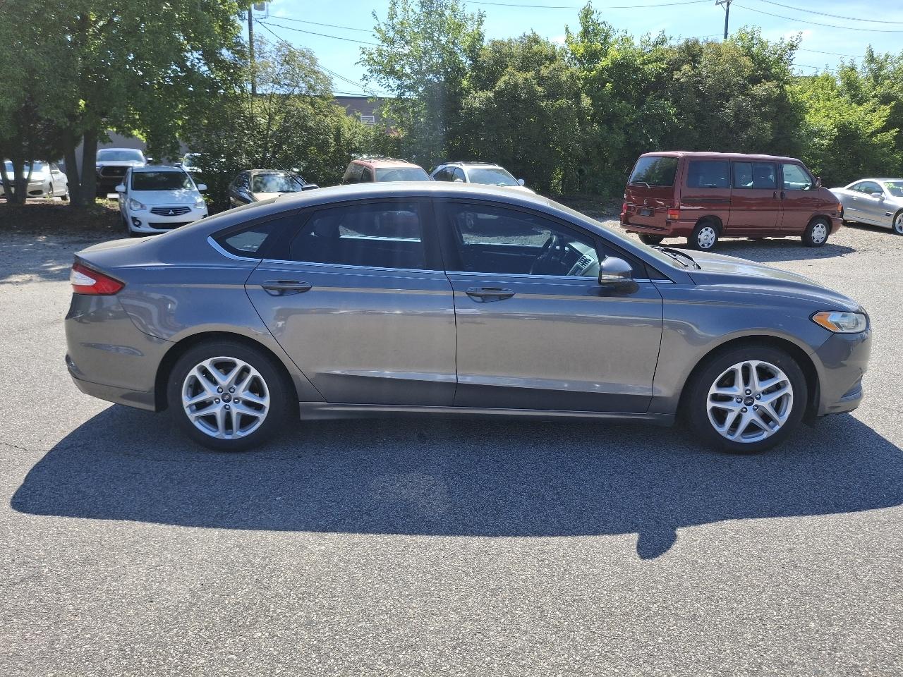 Ford Fusion SE 2014