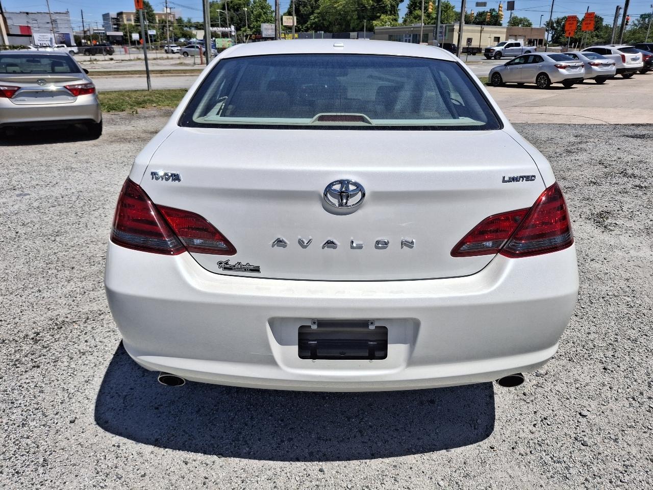 Toyota Avalon XL 2009