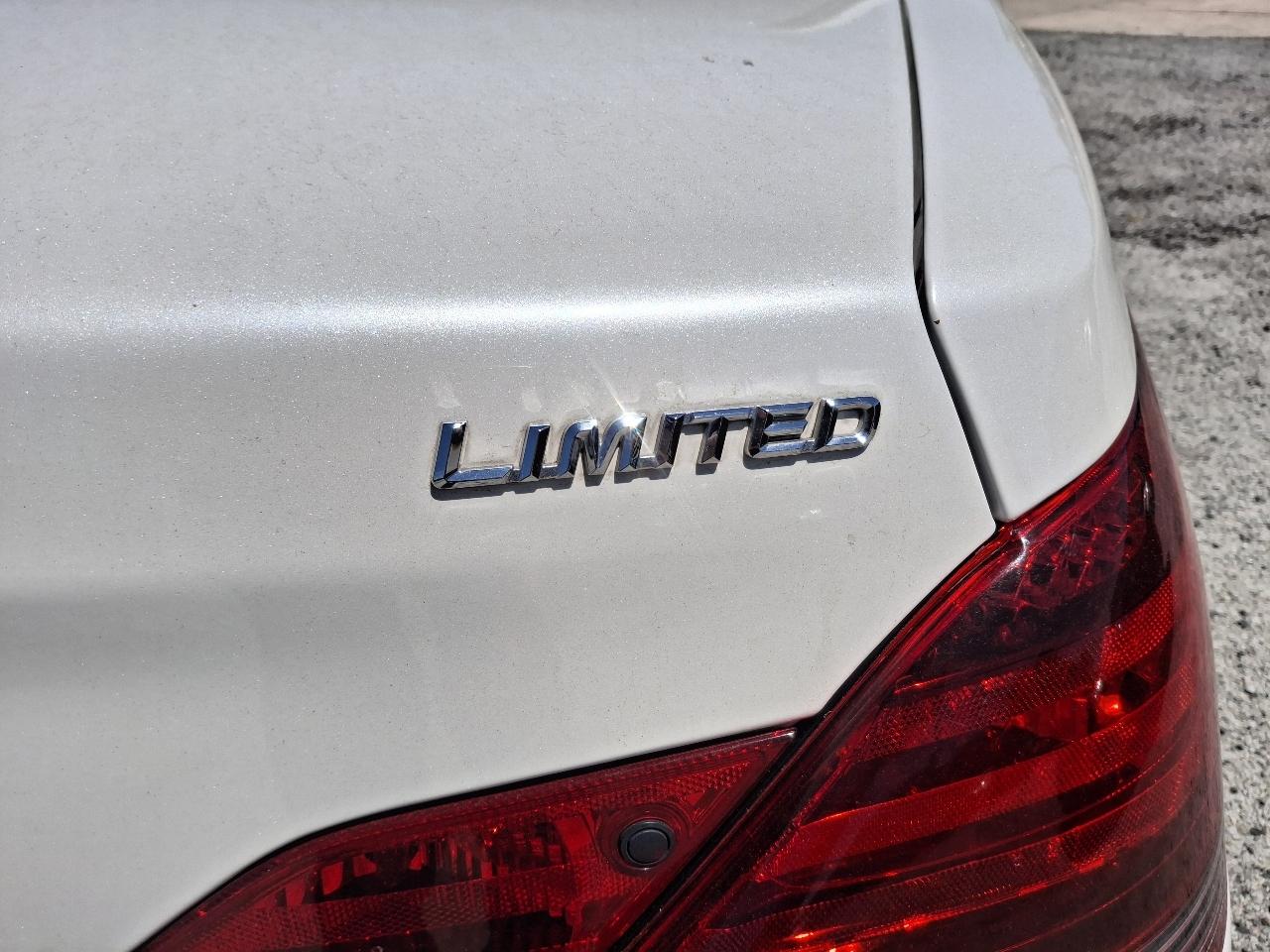 Toyota Avalon XL 2009