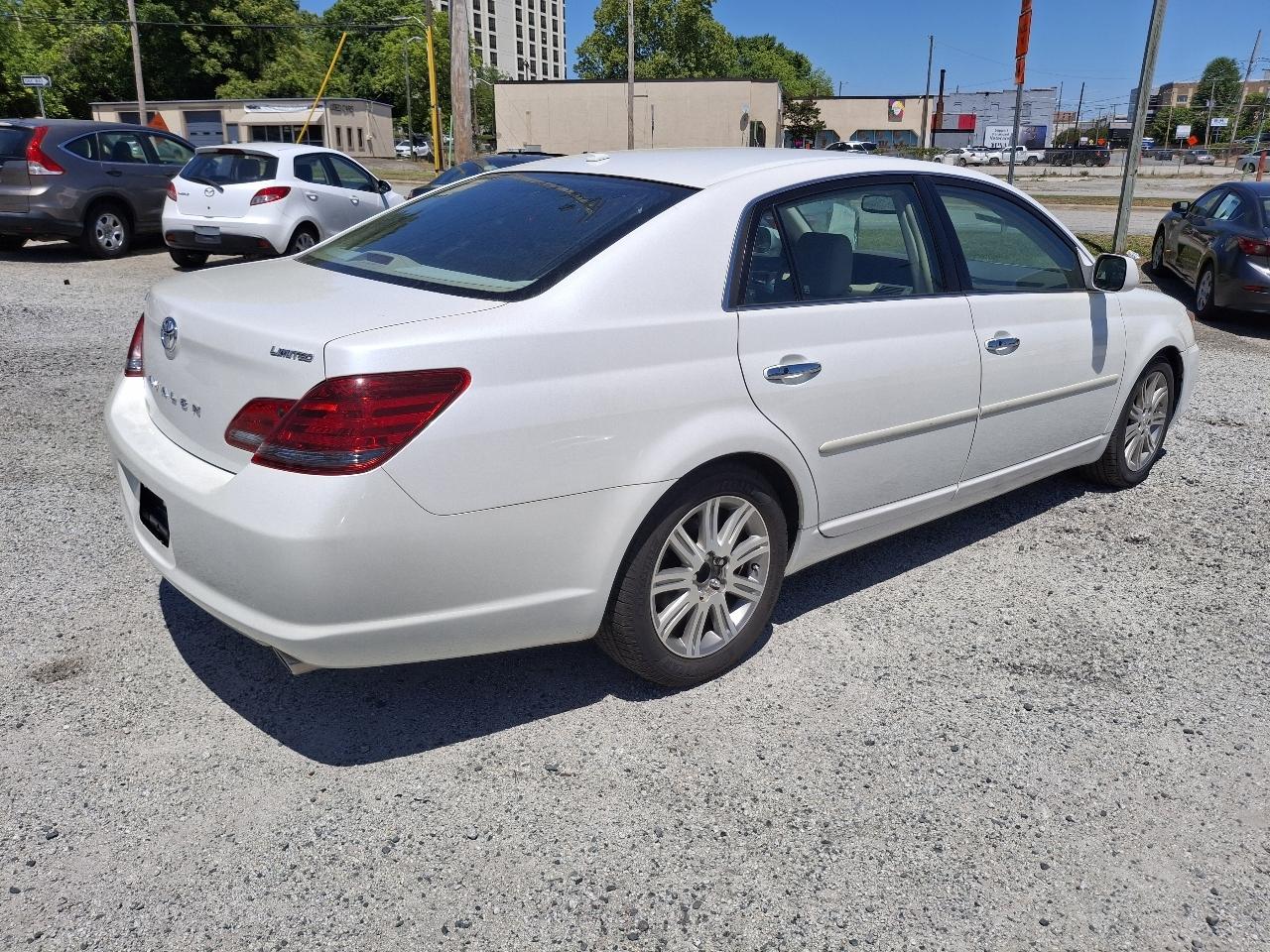 Toyota Avalon XL 2009