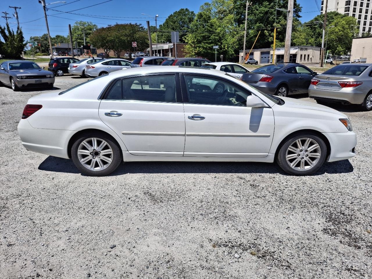 Toyota Avalon XL 2009