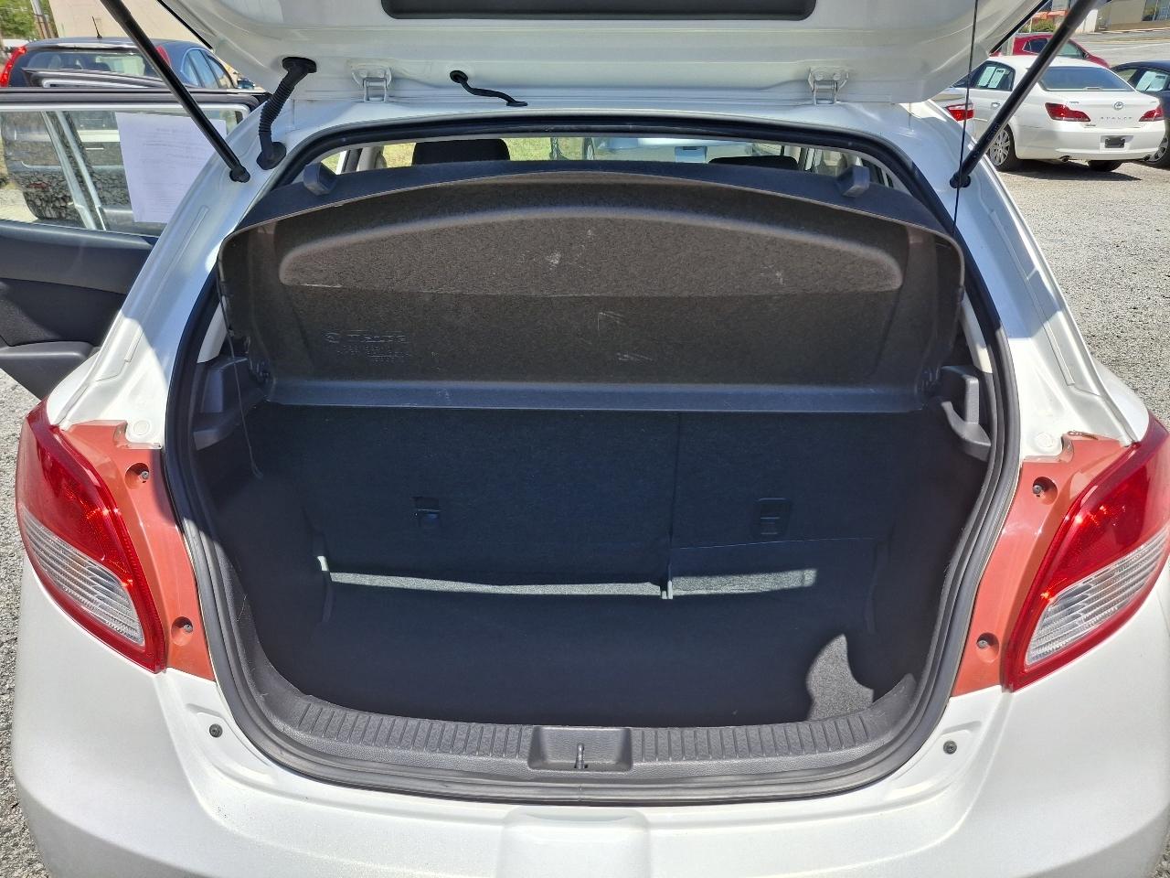 Mazda MAZDA2 Touring 2013