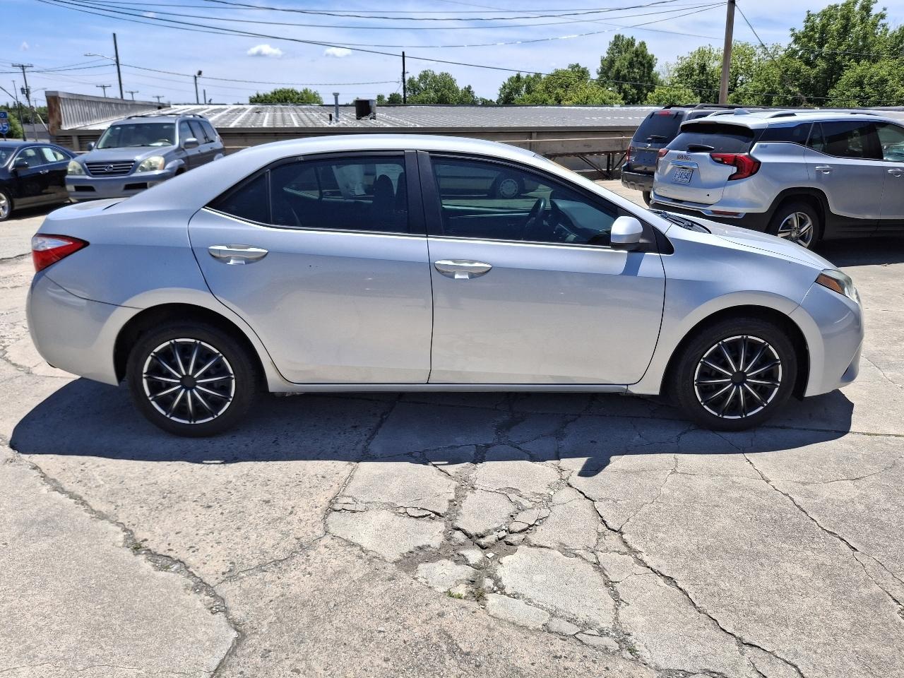 Toyota Corolla LE CVT 2016