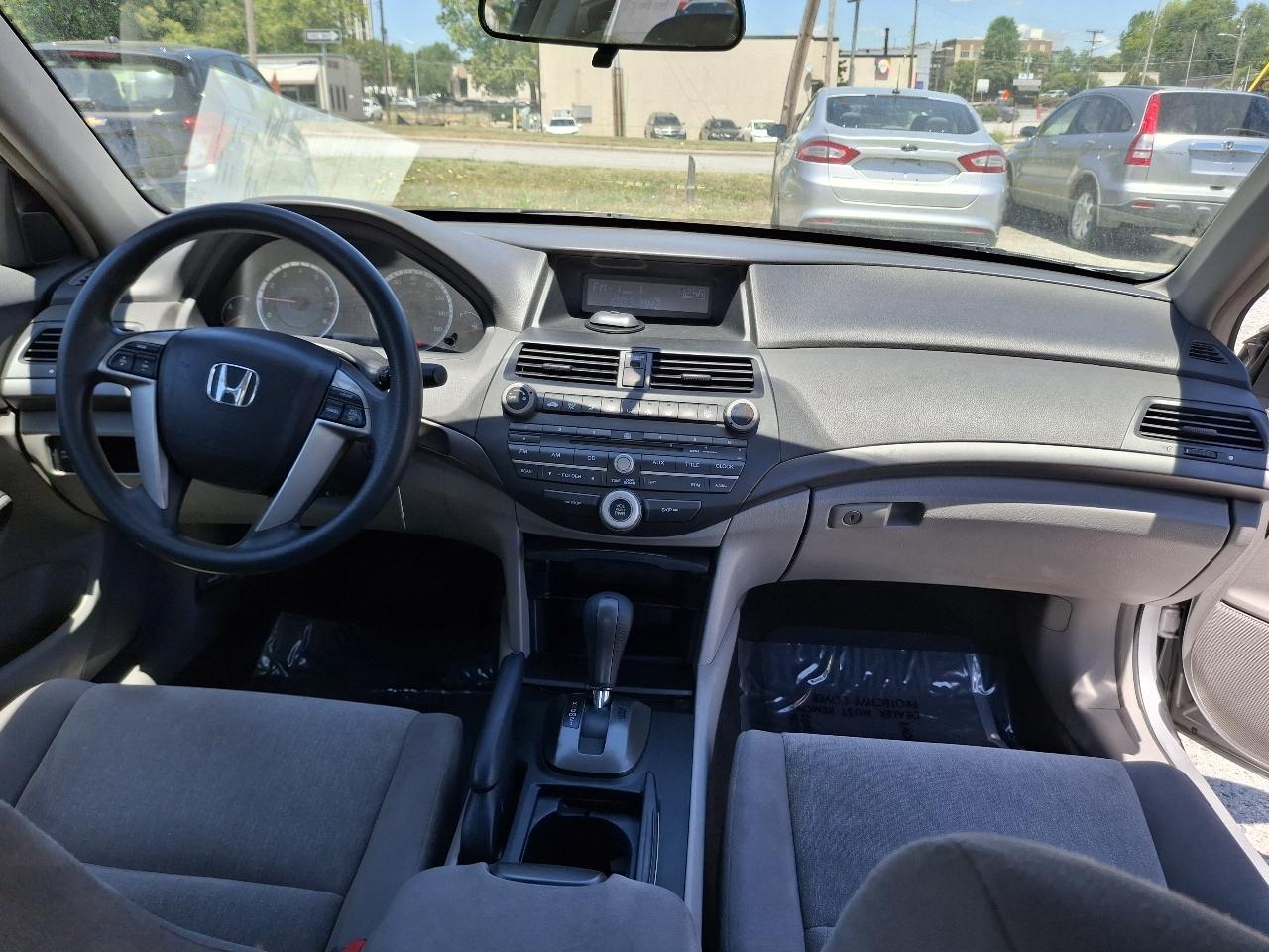 Honda Accord LX sedan AT 2009