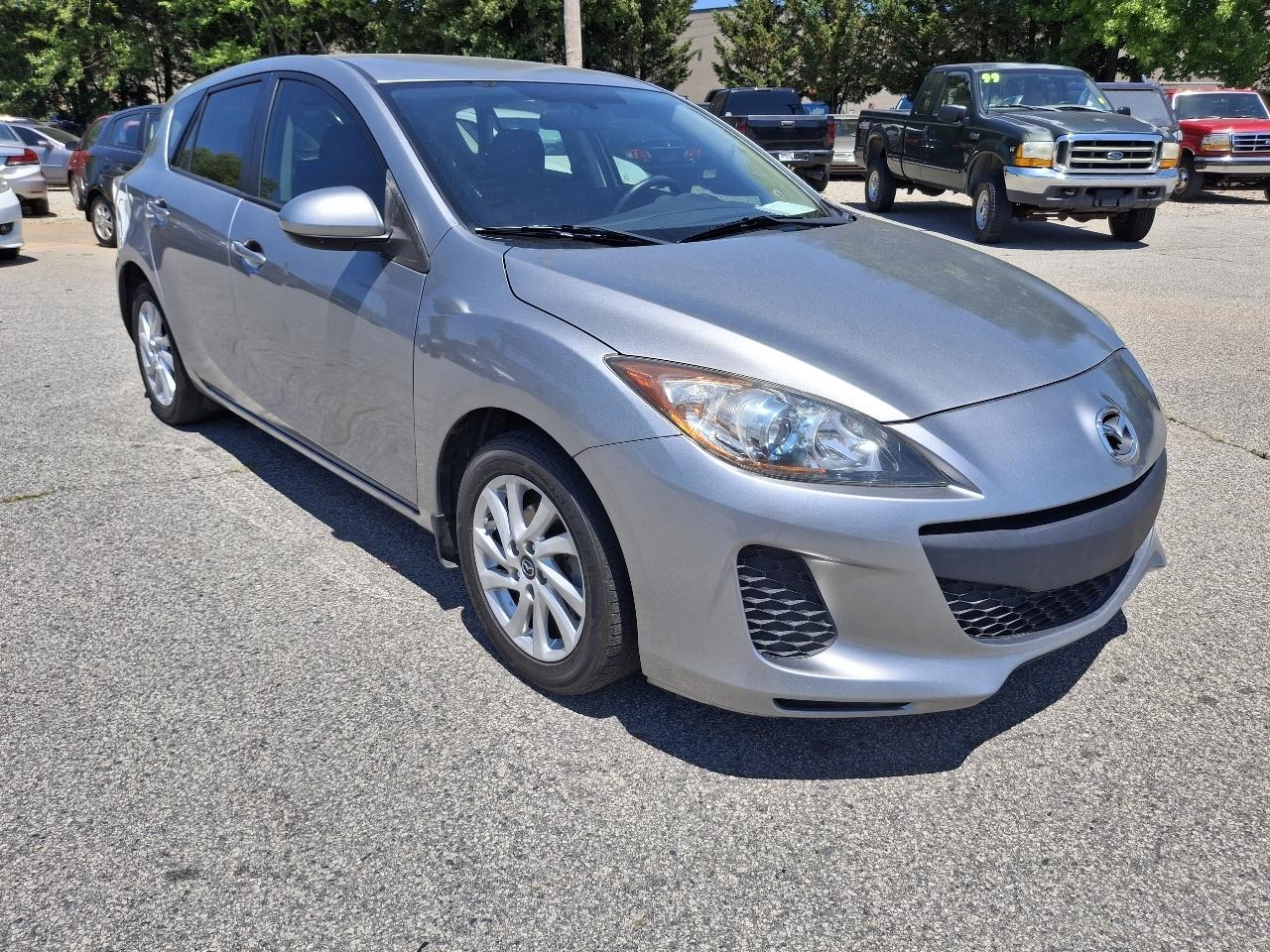 Mazda MAZDA3 i Touring AT 5-Door 2013
