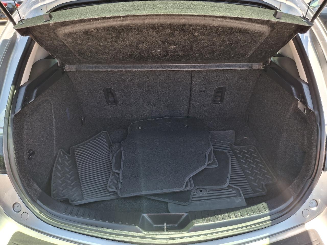 Mazda MAZDA3 i Touring AT 5-Door 2013