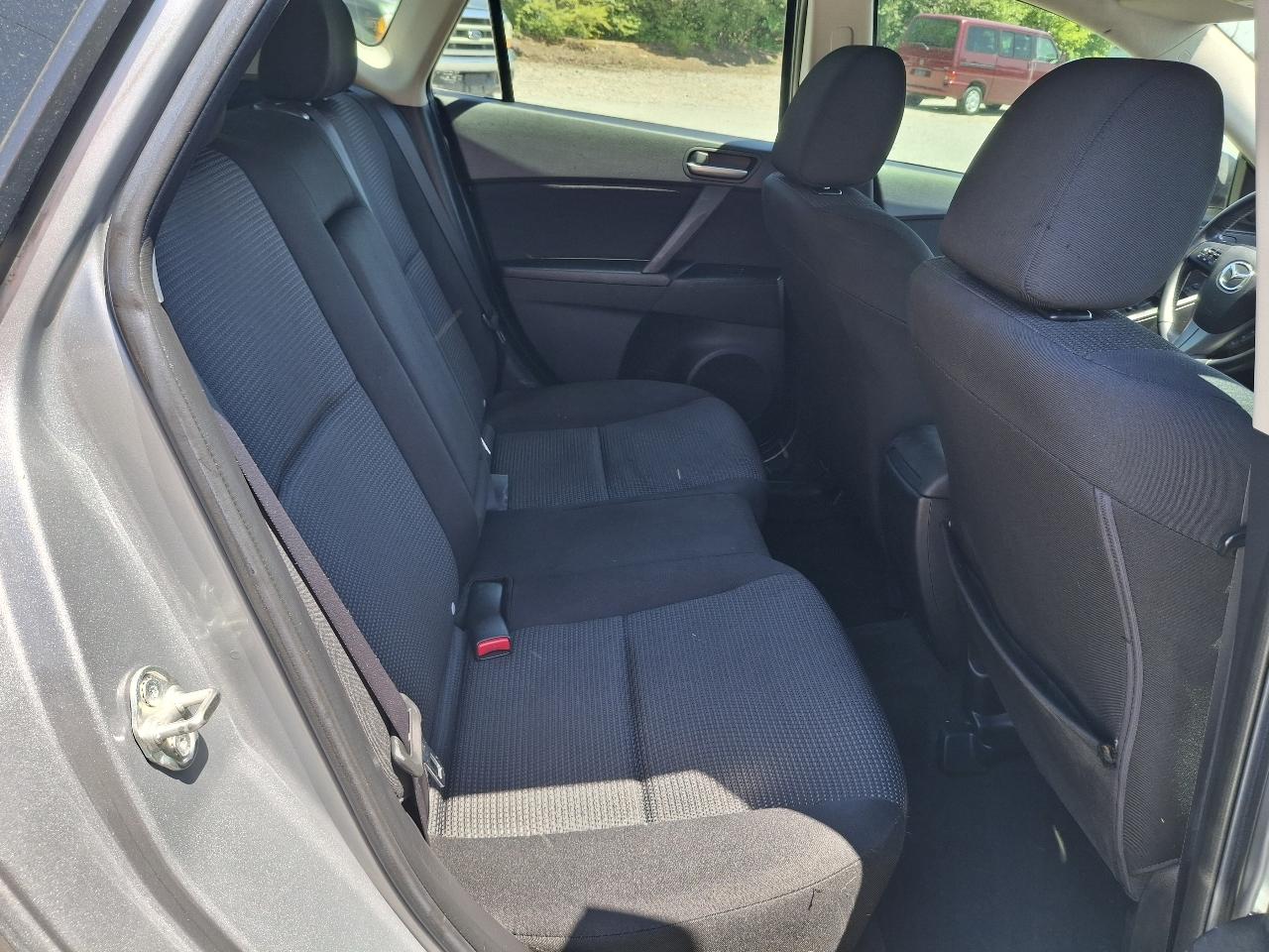 Mazda MAZDA3 i Touring AT 5-Door 2013
