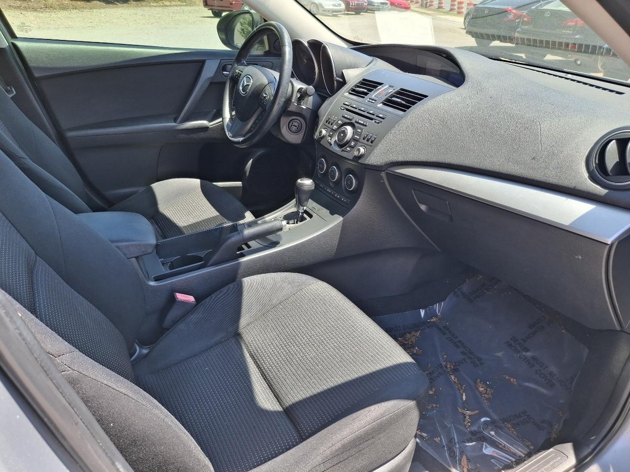 Mazda MAZDA3 i Touring AT 5-Door 2013