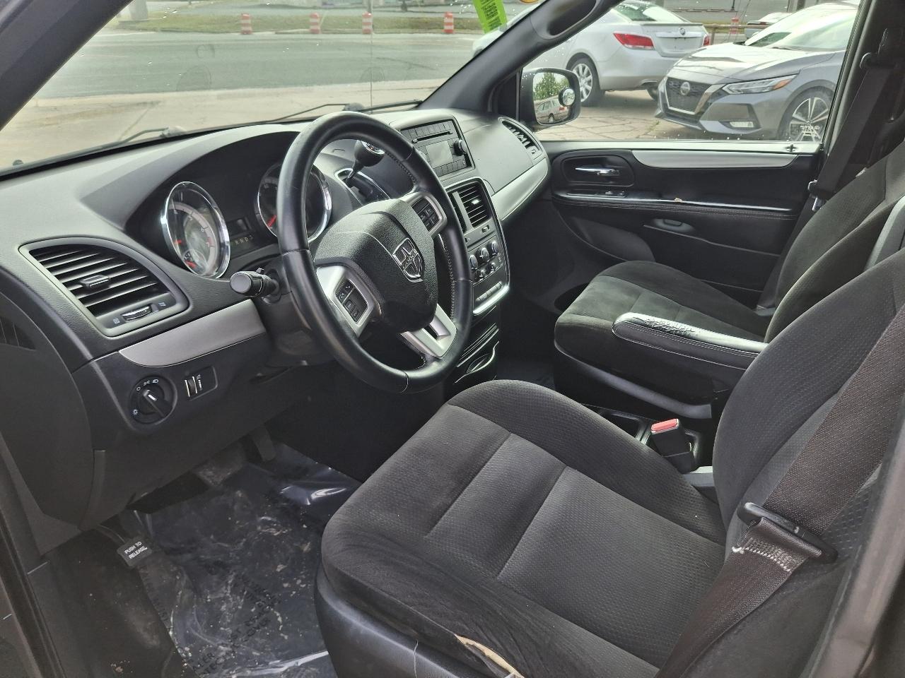 Dodge Grand Caravan SE 2015