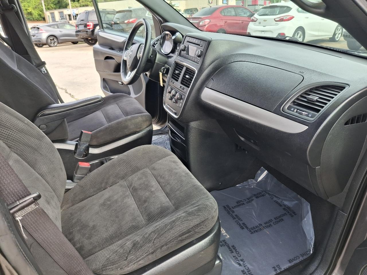 Dodge Grand Caravan SE 2015
