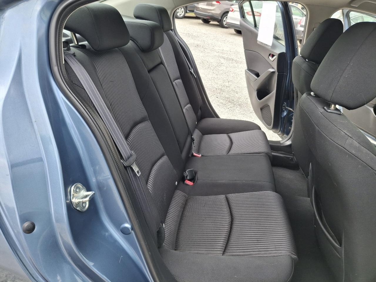 Mazda MAZDA3 i Touring AT 4-Door 2014