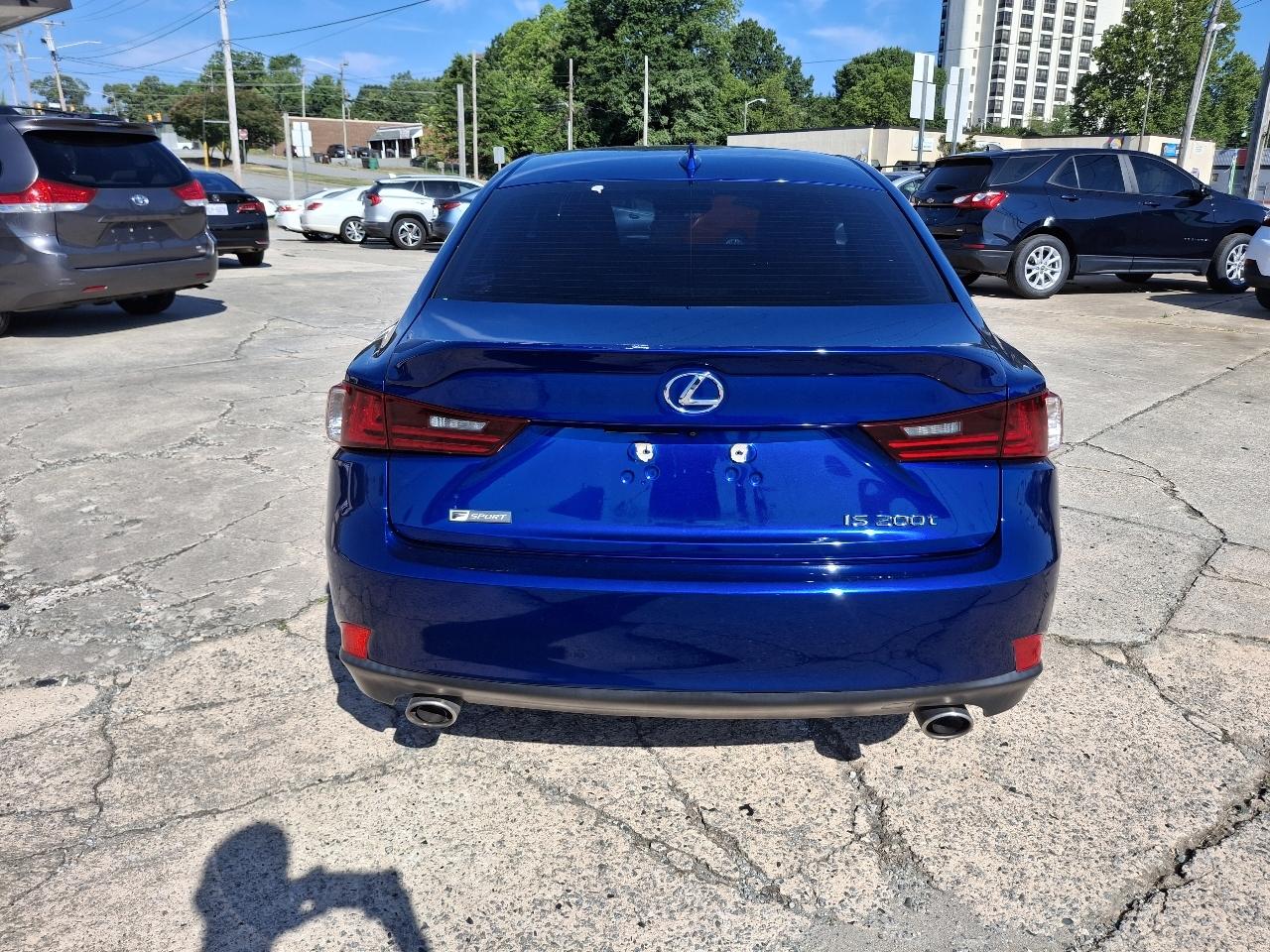 Lexus IS 200t 2016