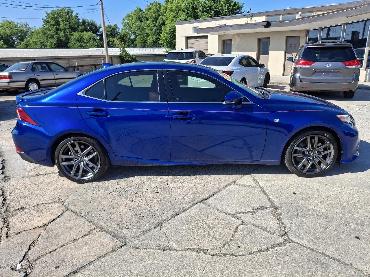 Lexus IS 200t 2016