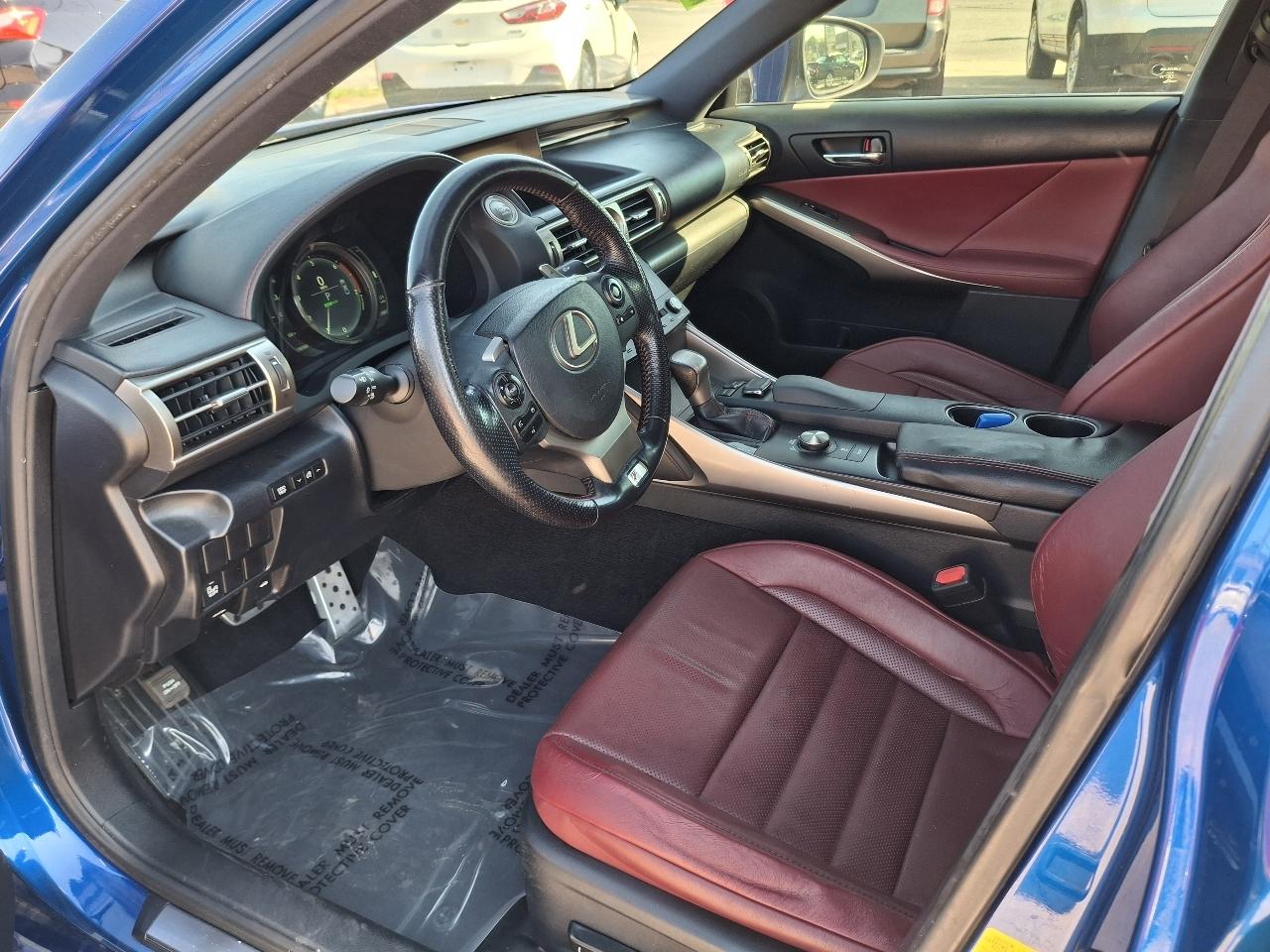 Lexus IS 200t 2016