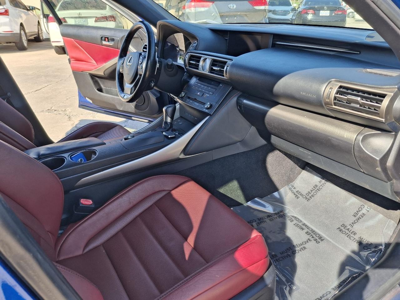 Lexus IS 200t 2016