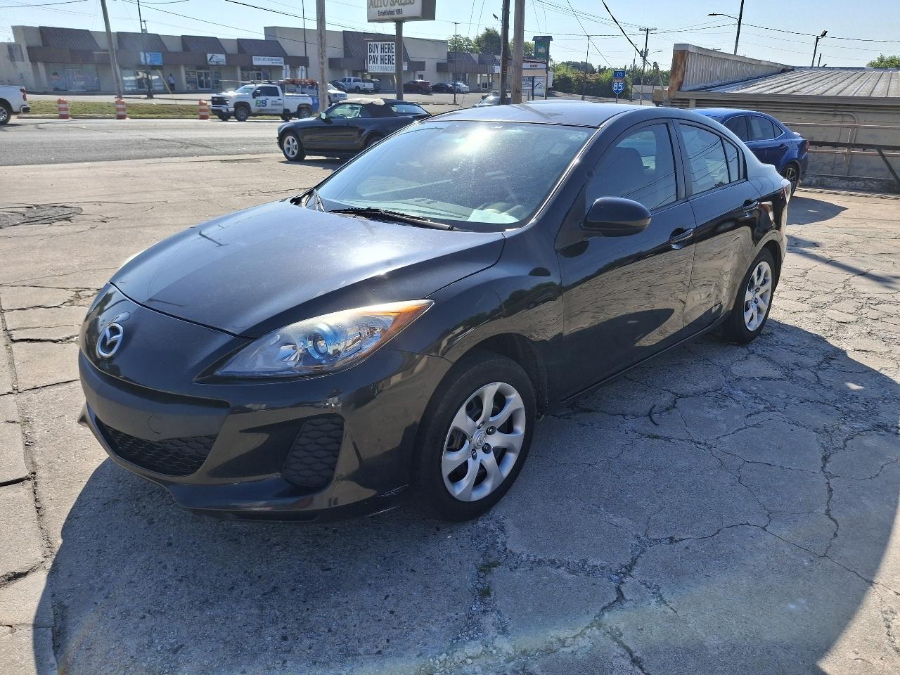 Mazda MAZDA3 i Sport 4-Door 2013