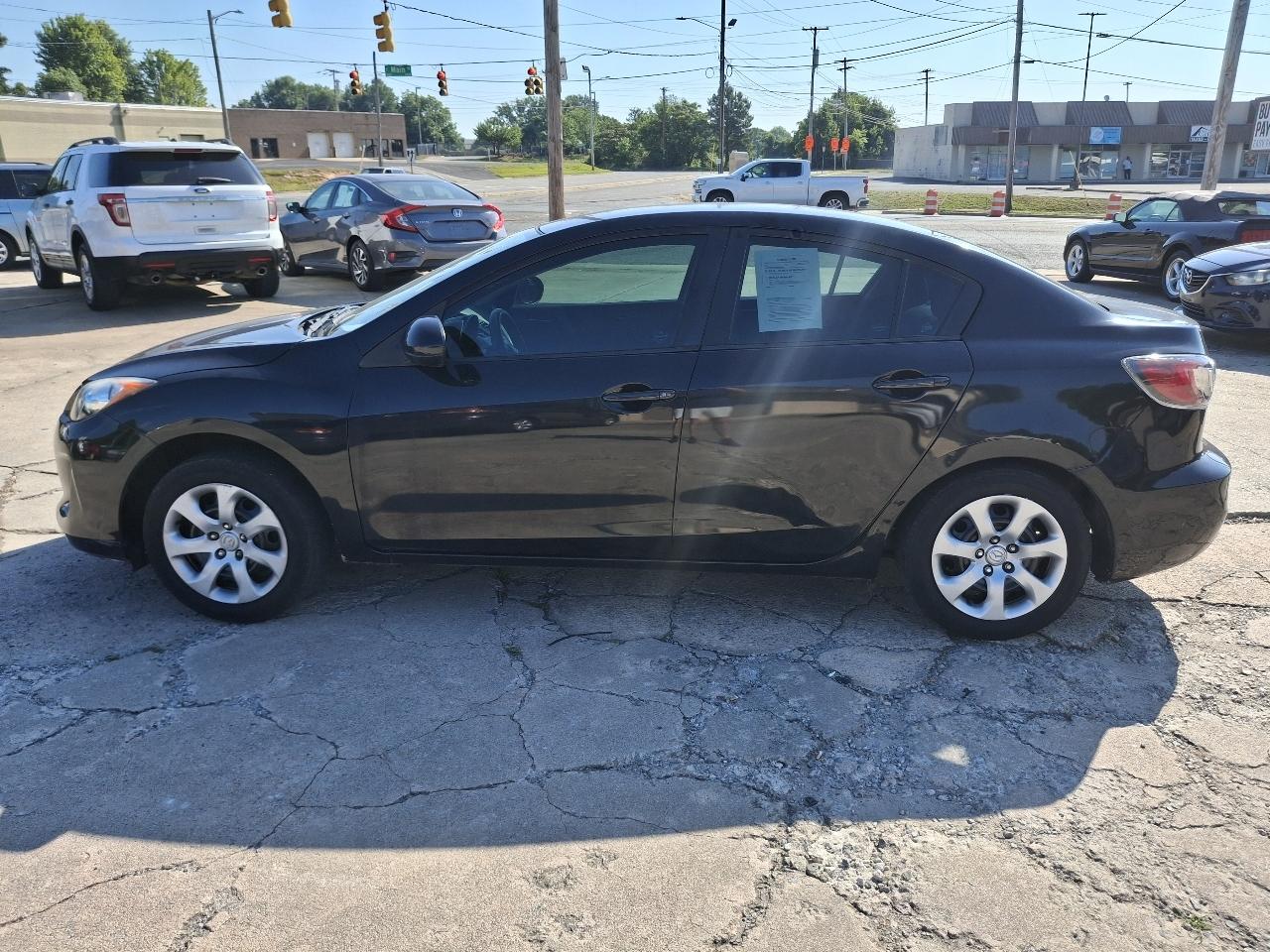 Mazda MAZDA3 i Sport 4-Door 2013