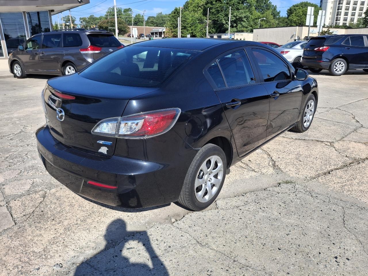 Mazda MAZDA3 i Sport 4-Door 2013