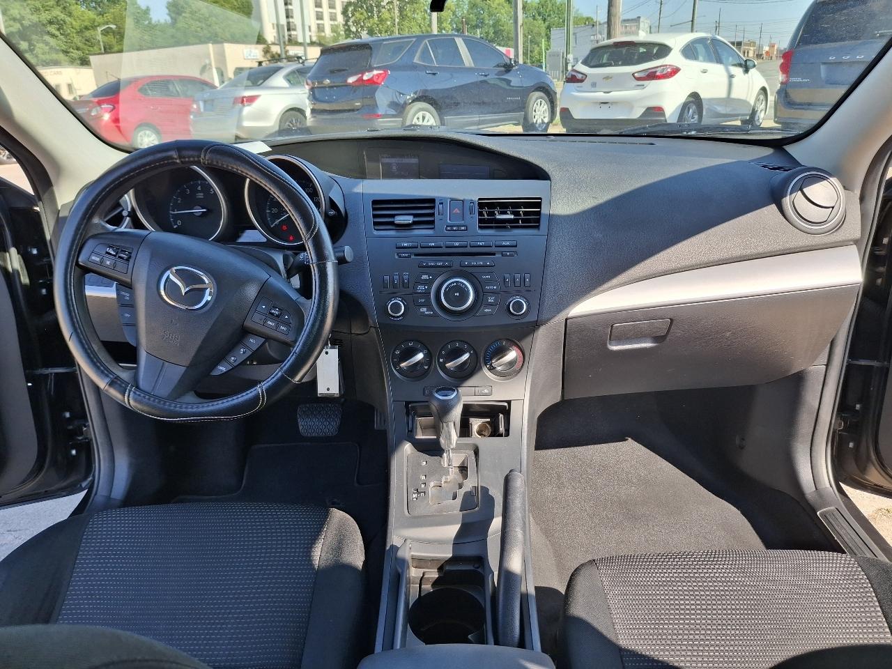 Mazda MAZDA3 i Sport 4-Door 2013