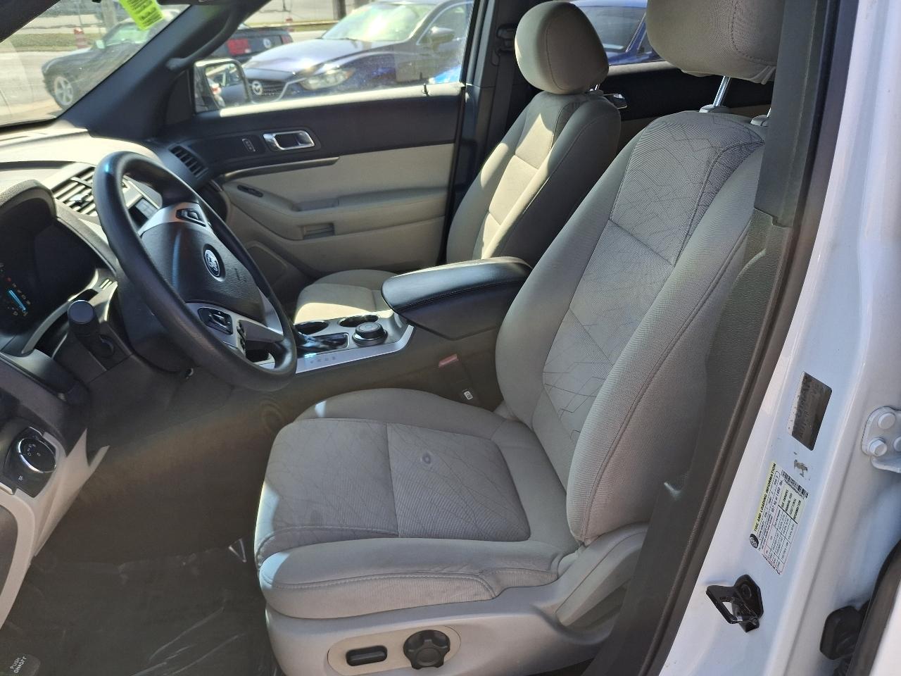 Ford Explorer Base 4WD 2014