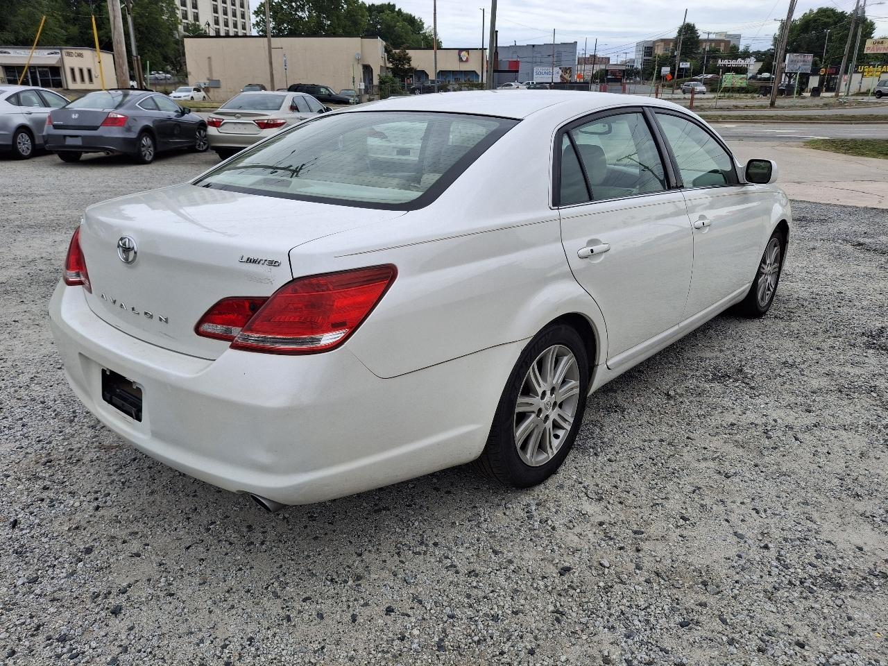 Toyota Avalon XL 2006